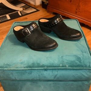 Women’s studded clogs